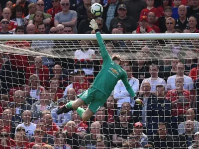 Kiper Modern: Lebih Dari Sekadar Penjaga Gawang