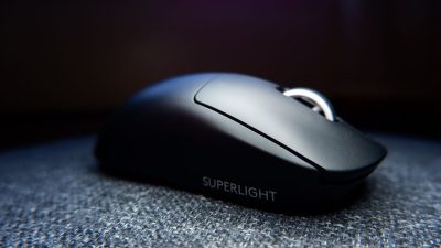 Logitech Superlight: Mouse Gaming Ultra Ringan