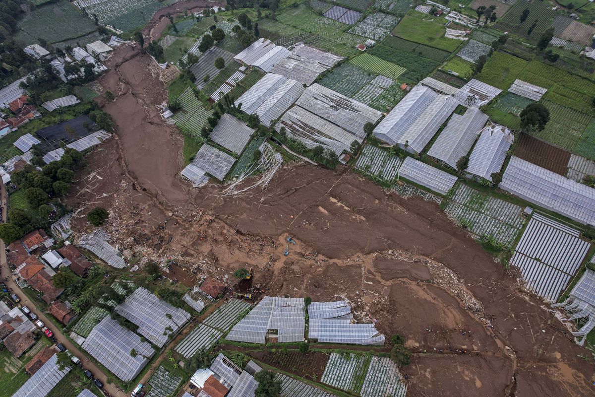 KLH Turun Tangan, Selidiki Biang Kerok Longsor Cisarua