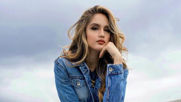 Cinta Laura: Bintang Multitalenta Yang Menginspirasi Generasi