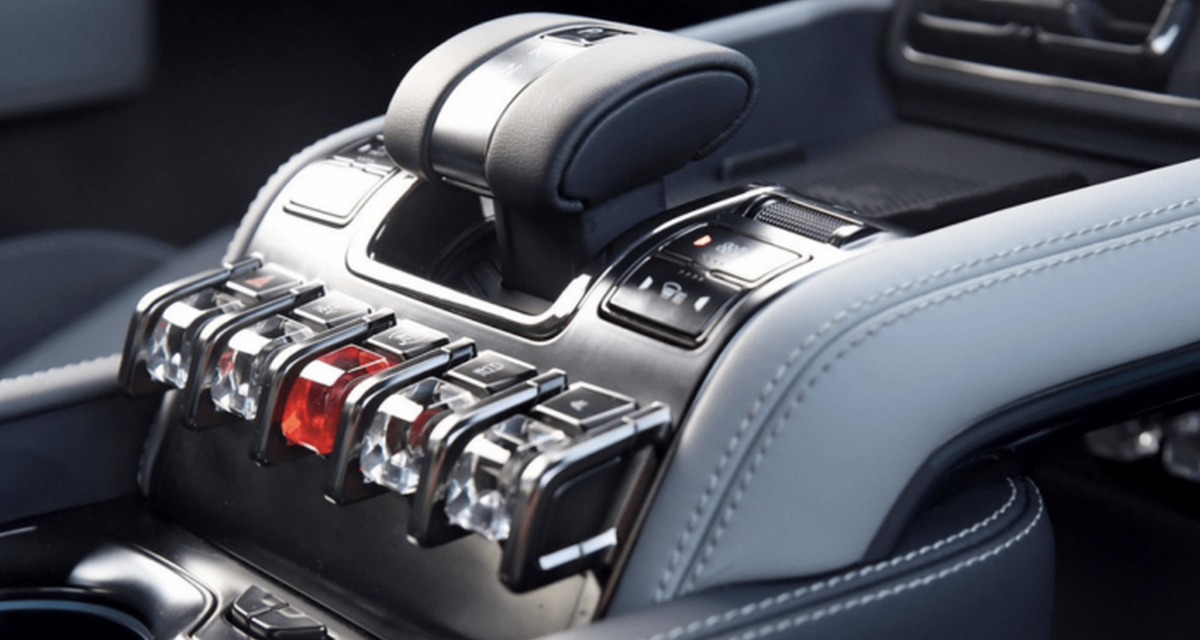 China “Haramkan” Mobil Tanpa Tombol Fisik, Ini Alasannya!