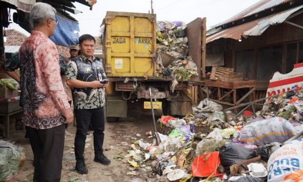 Faktor Utama Penumpukan Sampah Di TPS Yang Kian Membludak