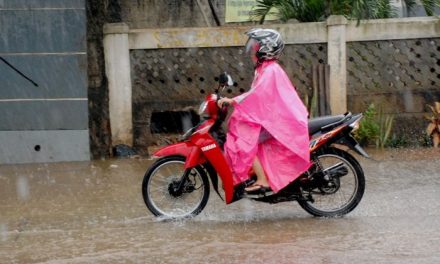 Bukan Cuma Busi! Ternyata Ini Alasan Mesin “Nangis” Pasca Hujan