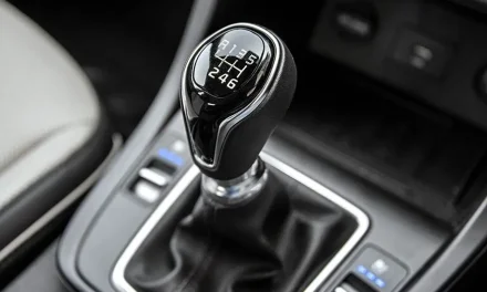 Ideal Mana Bagi Pemula, Mobil Matic Atau Manual Untuk Belajar