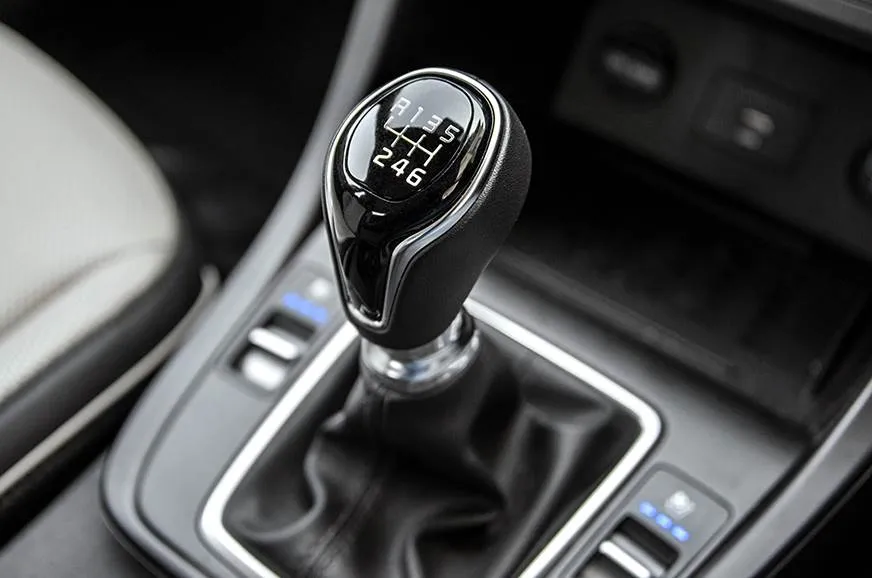 Ideal Mana Bagi Pemula, Mobil Matic Atau Manual Untuk Belajar