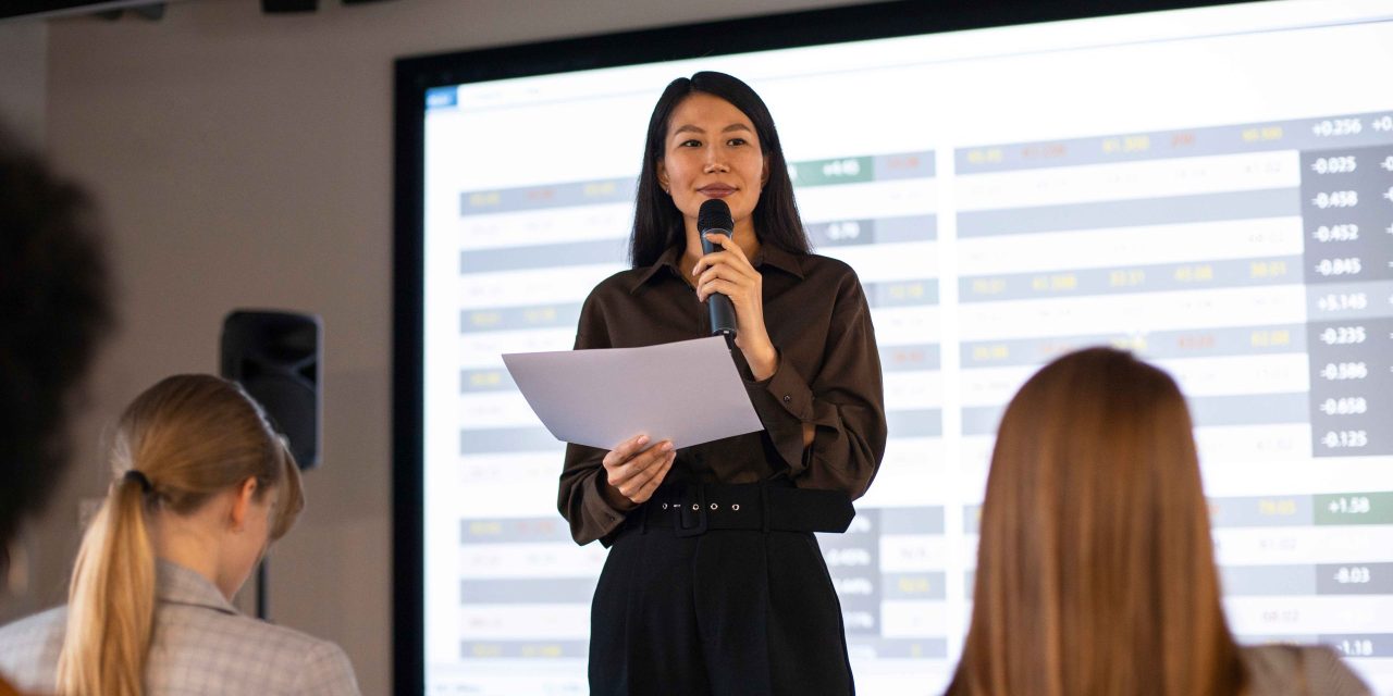 Biar Gak Gemetar, Ini Trik Simpel Lancar Public Speaking