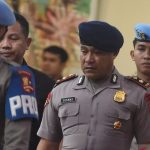 Kompol Cosmas Menangis Usai Di Berhentikan Dari Dinas