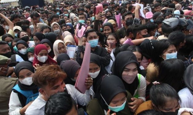 Realita Gen Z: Nyari Kerja Susah, Beban Hidup Makin Berat