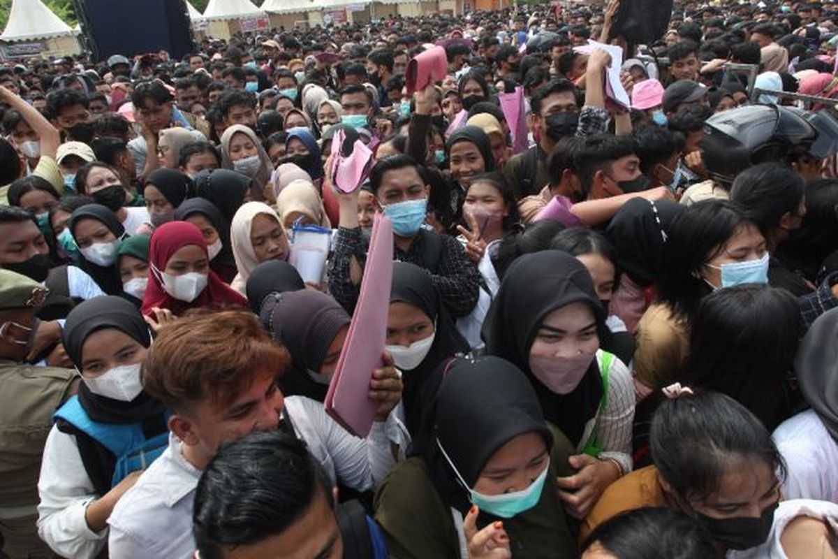 Realita Gen Z: Nyari Kerja Susah, Beban Hidup Makin Berat