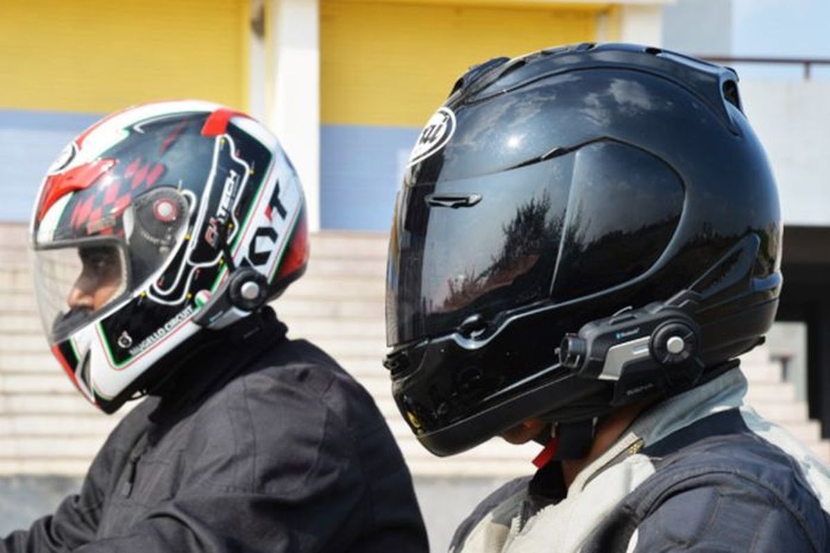 Khasiat Penting Intercom Helm Yang Wajib Tahu
