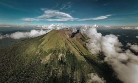 Magnet Gamkonora: Kenapa Pendaki Wajib Ke Puncak Ini?