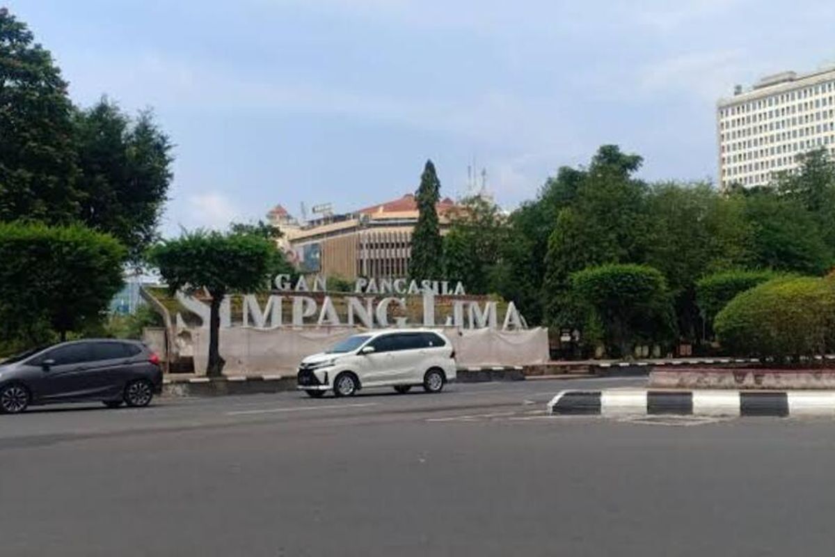 Libur Lebaran Di Semarang? Tonton Dulu List Hotel Simpang 5 Ini!