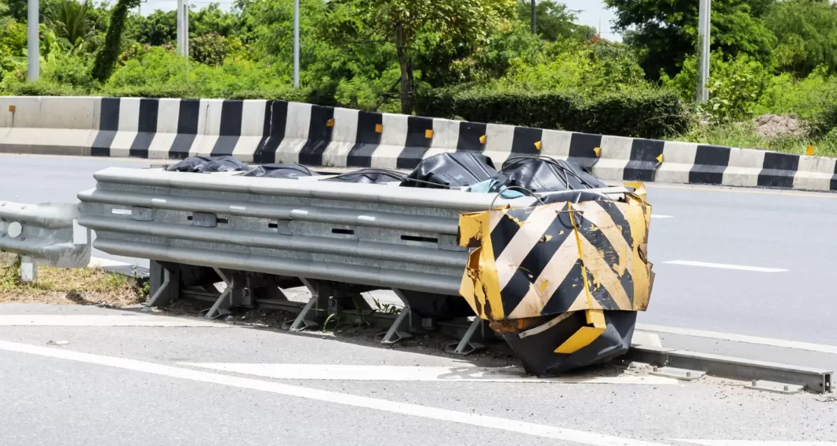 Nabrak Fasilitas Tol? Siap-Siap Bayar Ganti Ruginya!
