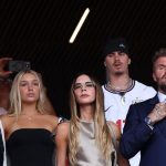 Tampil Serasi, Intip Gaya Beckham Family Dukung Victoria!